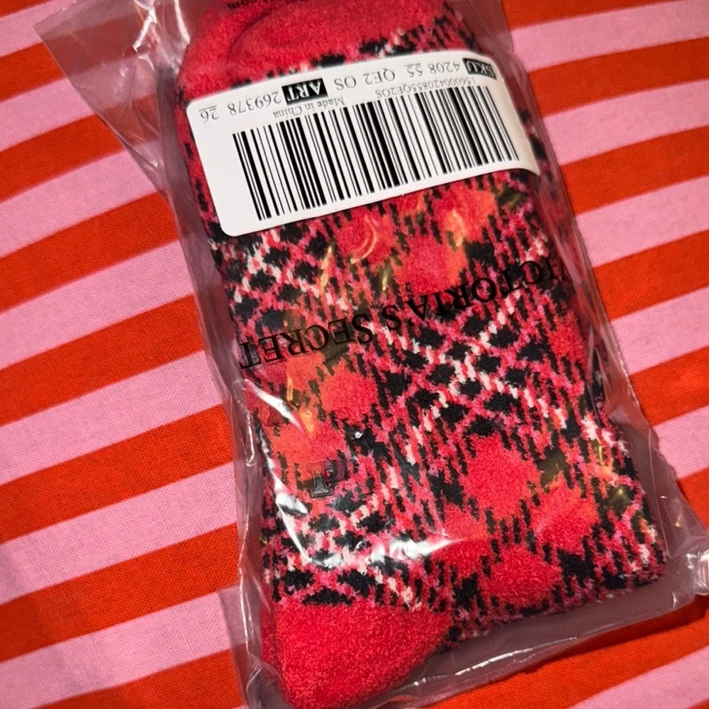 PINK‎ new  COZY CREW SOCKS